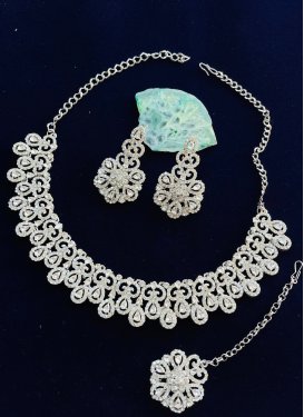 Blissful Stone Work Alloy Necklace Set For Ceremonial