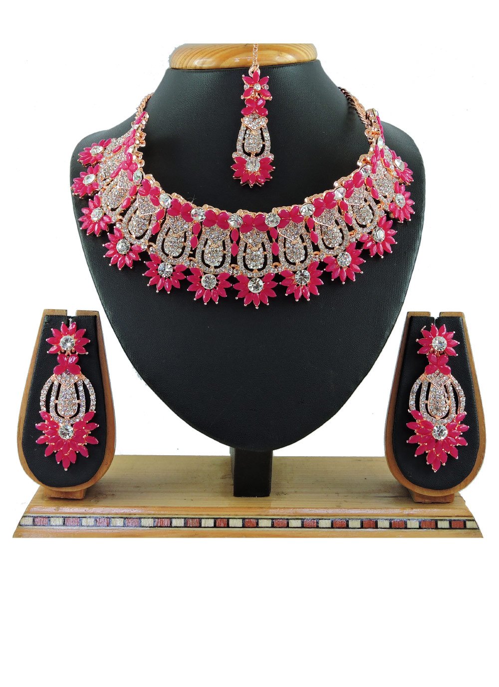Blissful Stone Work Jewellery Set for Ceremonial