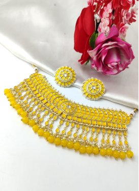 Catchy Alloy Necklace Set For Ceremonial