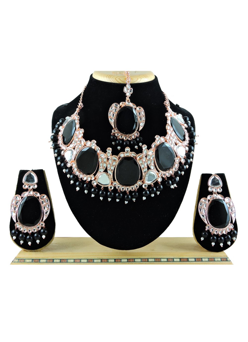 Catchy Alloy Necklace Set For Party