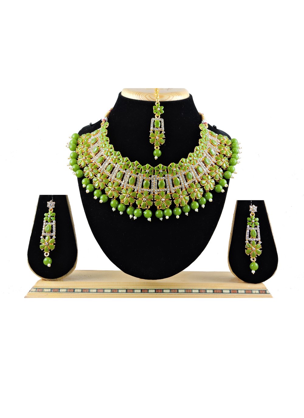 Catchy Beads Work Necklace Set