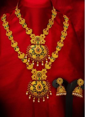 Catchy Gold and Green Alloy Necklace Set