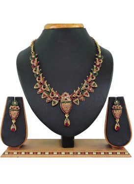 Catchy Gold and Green Beads Work Alloy Gold Rodium Polish Necklace Set