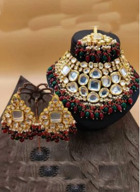 Catchy Gold Rodium Polish Necklace Set For Ceremonial