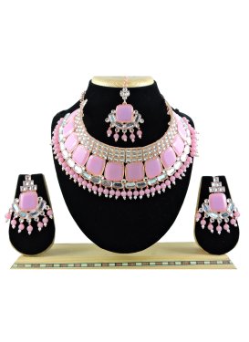 Catchy Mauve and White Beads Work Necklace Set For Festival