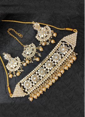 Catchy Moti Work Alloy Necklace Set For Ceremonial