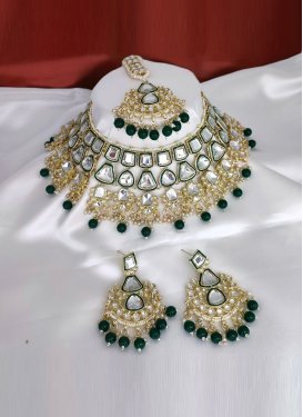 Charismatic Alloy Gold Rodium Polish Beads Work Bottle Green and White Necklace Set