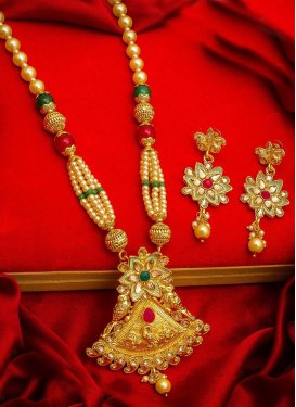 Charismatic Gold Rodium Polish Necklace Set For Bridal