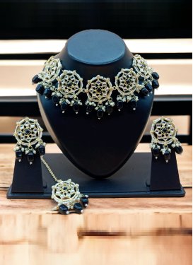 Charismatic Gold Rodium Polish Necklace Set For Ceremonial