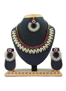 Charismatic Green and Red Alloy Necklace Set For Ceremonial