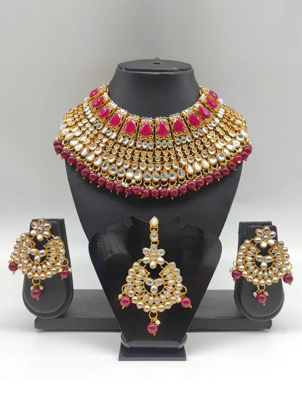 Charismatic Moti Work Necklace Set For Ceremonial