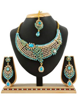 Charming Alloy Firozi and White Necklace Set For Festival