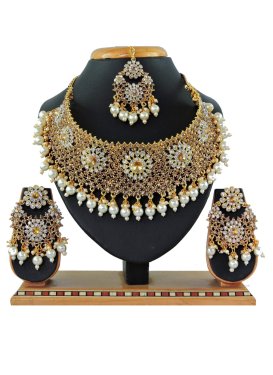 Charming Alloy Gold Rodium Polish Necklace Set For Ceremonial