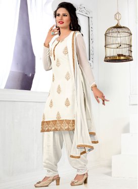 Compelling Booti Work Patiala Style Punjabi Salwar Suit