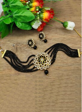 Dignified Alloy Gold Rodium Polish Necklace Set For Festival