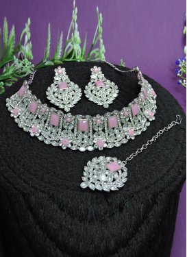 Dignified Alloy Silver Rodium Polish Necklace Set