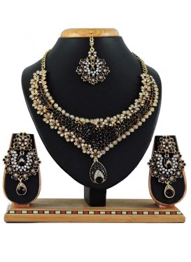Dignified Black and White Alloy Gold Rodium Polish Necklace Set For Festival