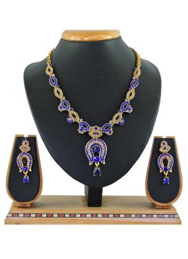 Dignified Blue and Gold Alloy Gold Rodium Polish Necklace Set For Ceremonial