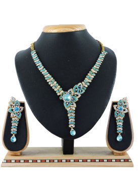 Dignified Firozi and White Alloy Necklace Set For Festival