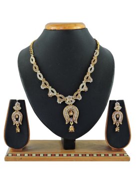 Dignified Gold Rodium Polish Alloy Gold and White Necklace Set