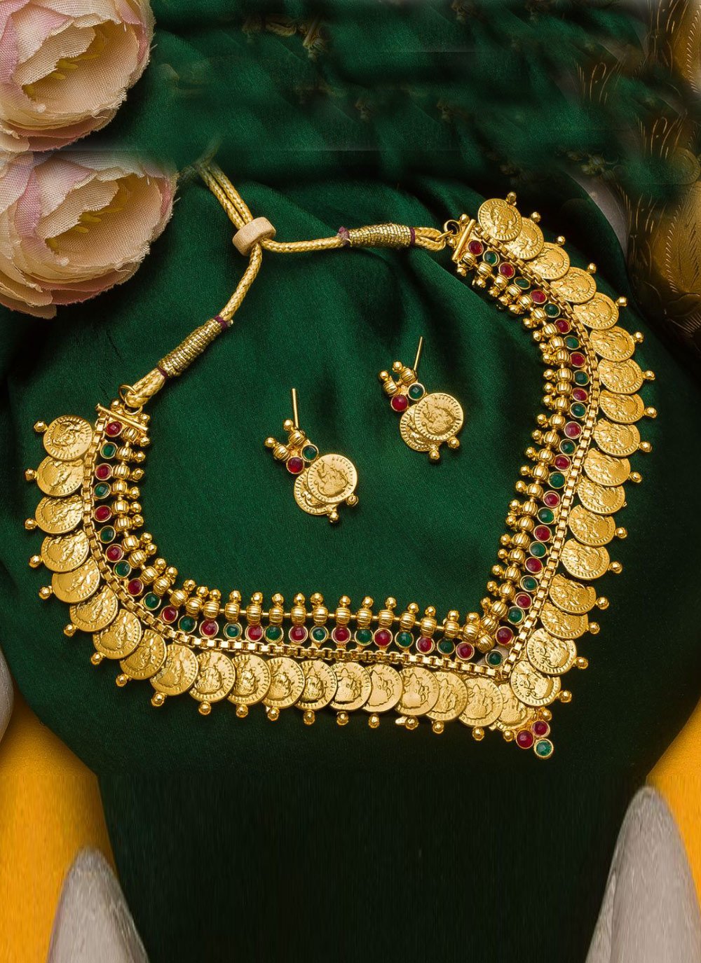 Dignified Jewellery Set For Ceremonial