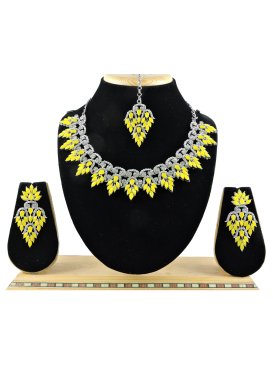 Dignified Silver Rodium Polish Alloy Stone Work Necklace Set