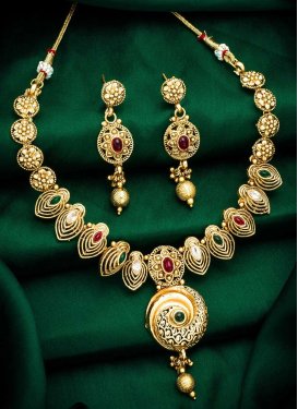 Dignified Stone Work Necklace Set For Festival
