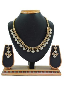 Divine Alloy Gold and White Necklace Set