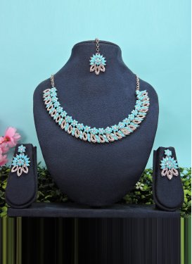 Divine Firozi and White Alloy Necklace Set