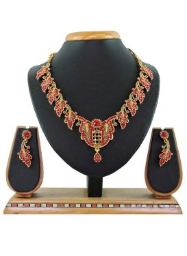 Divine Gold and Tomato Necklace Set For Ceremonial