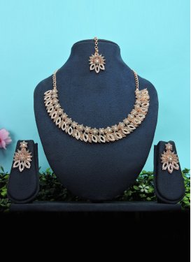 Divine Gold Rodium Polish Grey and White Necklace Set For Ceremonial