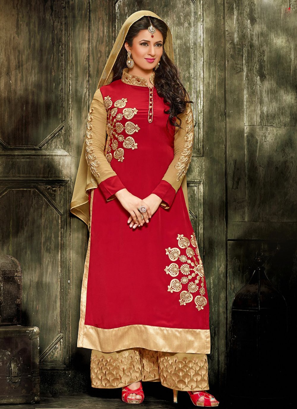 Bollywood stars on the red carpet! – Fashion Ka Fatka