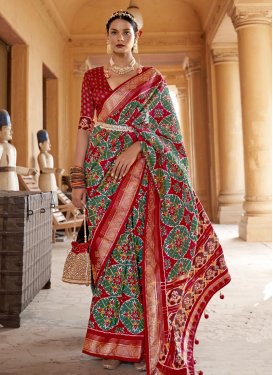 Dola Silk Traditional Designer Saree For Ceremonial