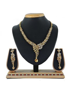Elegant Gold and White Gold Rodium Polish Necklace Set For Ceremonial
