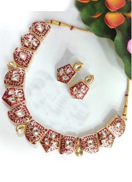 Elegant Maroon and White Gold Rodium Polish Necklace Set
