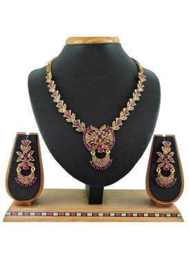 Enchanting Alloy Beads Work Fuchsia and Gold Gold Rodium Polish Necklace Set