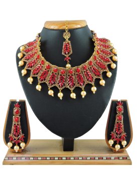 Enchanting Beads Work Gold Rodium Polish Alloy Necklace Set For Bridal