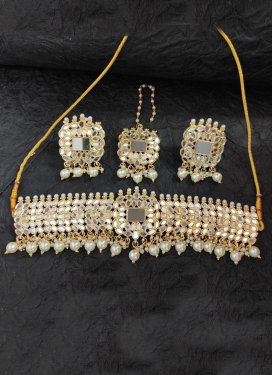 Enchanting Gold Rodium Polish Alloy Necklace Set