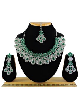 Enchanting Green and White Alloy Necklace Set For Ceremonial