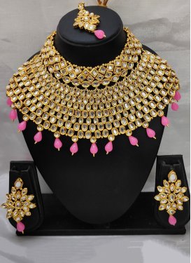 Enchanting Pink and White Gold Rodium Polish Necklace Set