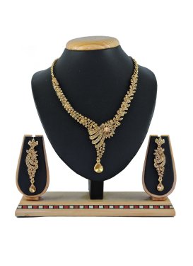 Enchanting Stone Work Necklace Set For Ceremonial