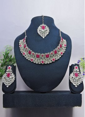 Especial Alloy Silver Rodium Polish Rose Pink and White Stone Work Necklace Set