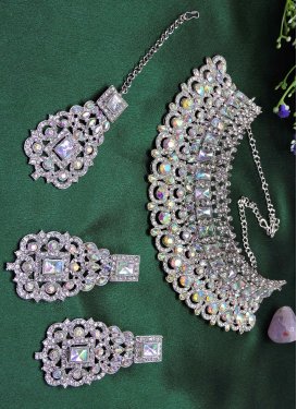 Especial  Alloy Stone Work Silver Rodium Polish Necklace Set