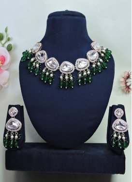 Especial Beads Work Green and White Necklace Set