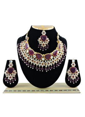 Especial Beads Work Maroon and White Necklace Set for Party