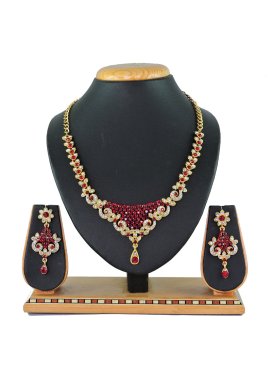 Especial Red and White Alloy Necklace Set