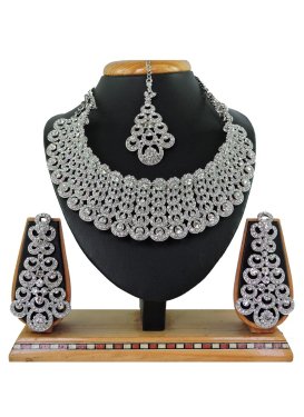 Especial  Silver Color and White Alloy Silver Rodium Polish Necklace Set For Festival