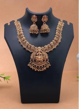 Fancy Work Gold Rodium Polish Alloy Necklace Set For Festival