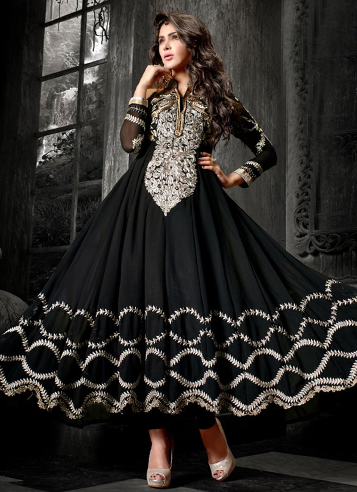 Fashionable Karachi Work Anarkali Suit