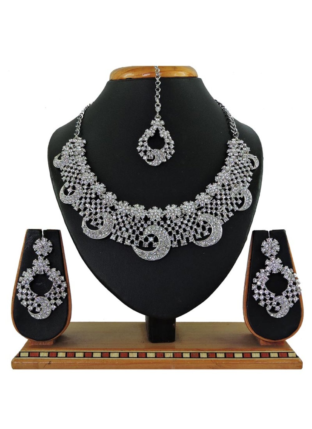 Flamboyant Alloy Silver Rodium Polish Necklace Set